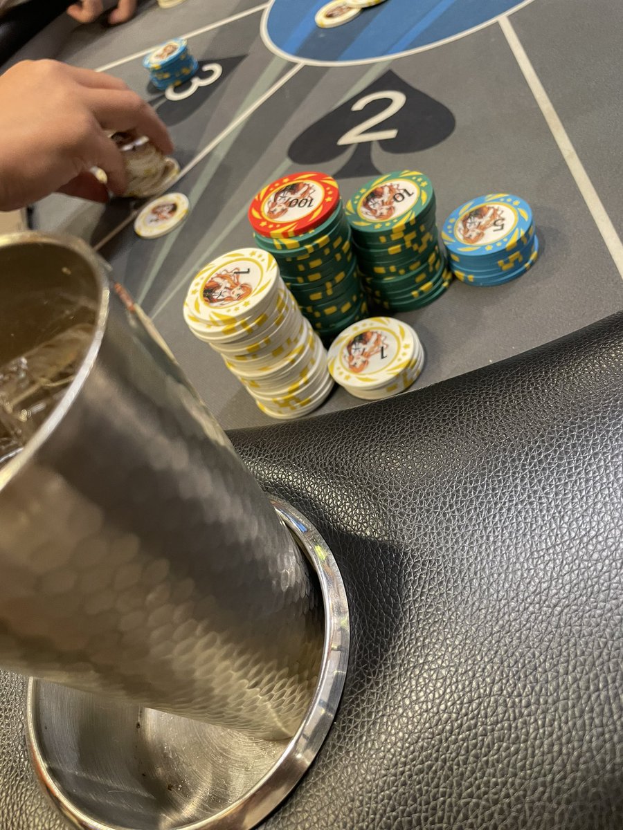 firebitcoin2022's tweet photo. リング200BBスタート
現在500BB
さあ、どこまで増やせるかなー(´・ω・`)
ちょっと今月からガチでやって成績つけていこうかな🤔
これでうんこだったらそれはそれだし勝ったら全力でドヤってやるニャ(´・ω・`)w🐈⬛
8/26
スタート200BB
#poker #FLAPO https://t.co/BNZbj0IIqN