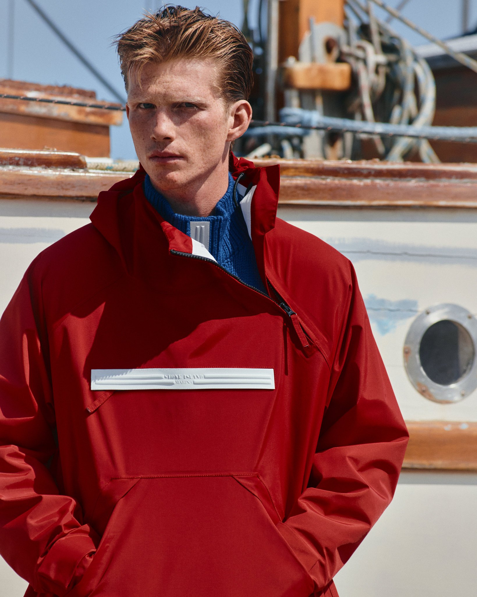 BURTON W 0065 PILLAR ANORAK XS レッド BURTON W 0065 PILLAR ANORAK XS レッド Embroidered Champion x