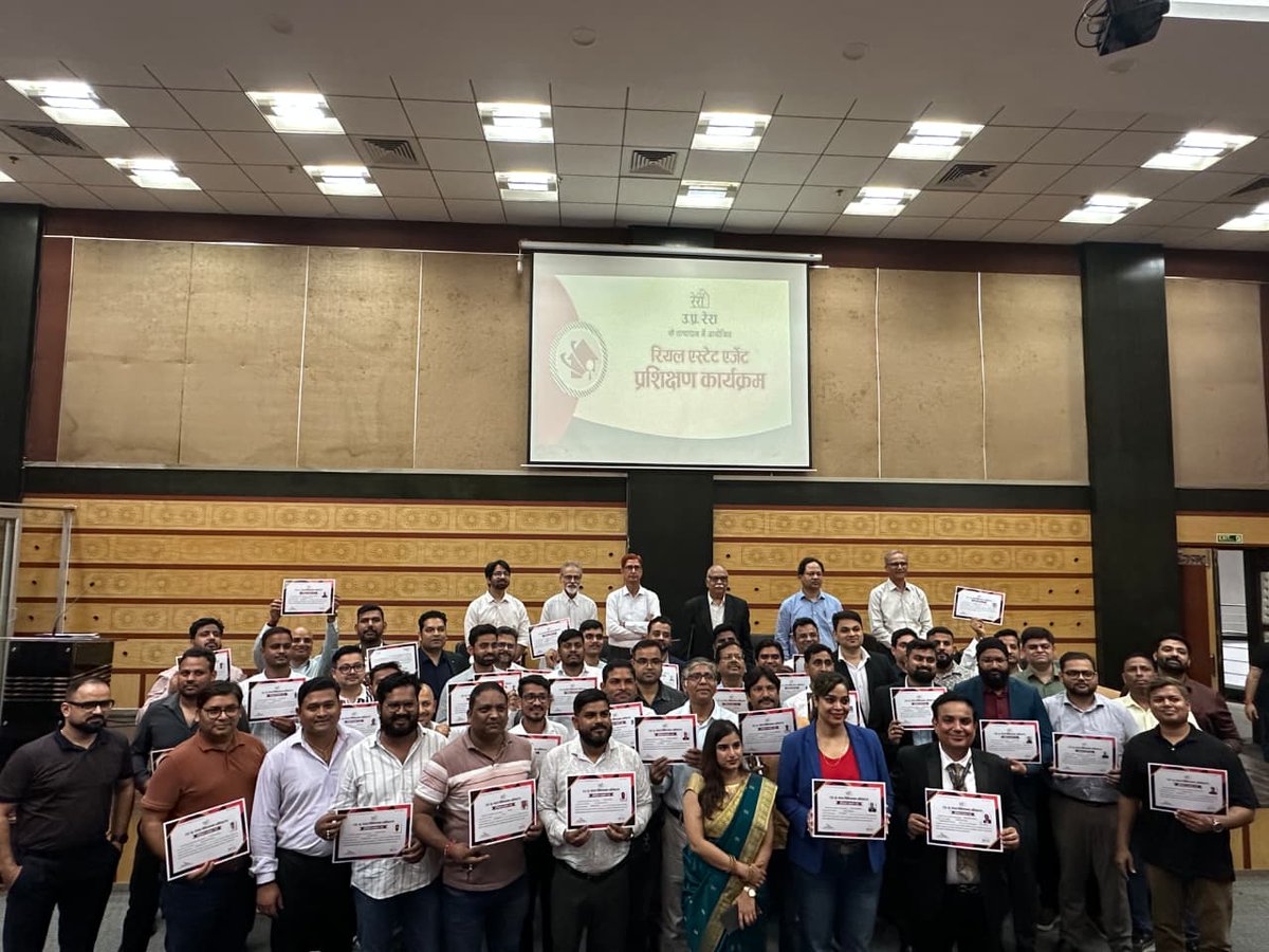 आज लखनऊ मुख्यालय में आयोजित कार्यक्रम के दौरान यूपी रेरा द्वारा सर्टिफिकेशन ऑफ एजेंट्स ट्रेनिंग प्रोग्राम के 14वें व 15वें बैच के सफल अभ्यर्थियों को प्रमाणपत्र प्रदान किए गए। 
प्रशिक्षण से जुड़ने के लिए विज़िट करें: up-rera.in
#UPRERA #Lucknow #GreaterNoida