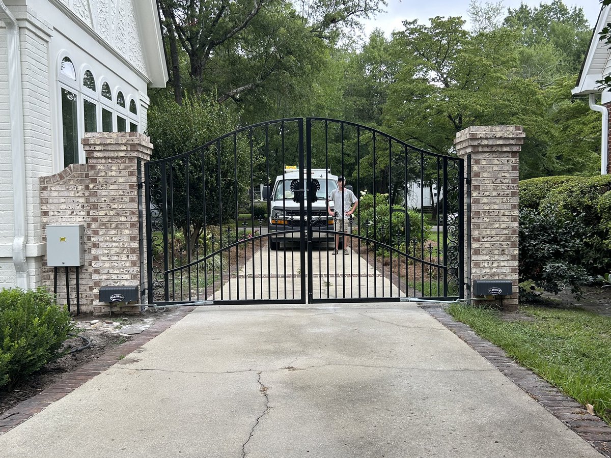 PSouthernInc's tweet image. Excited to announce we just completed a stellar installation of a set of Platinum Access Controls swing gate operators for a thrilled client! Precision, durability, and style in one package.
.
☎️ 📱Call: 803.359.9201
Palmettosouthern.com
.
#palmettosouthern #PlatinumAccess