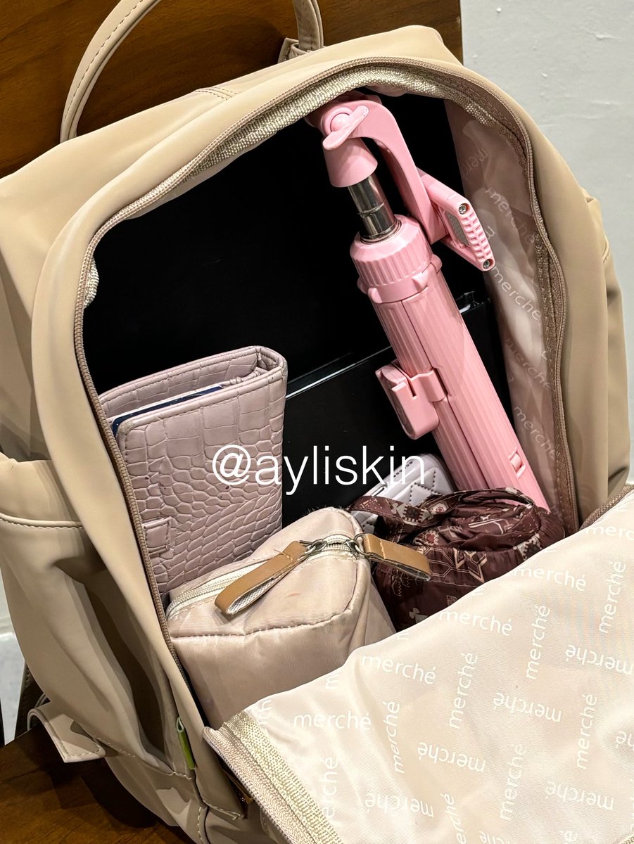 backpack i don’t regret buying

suka bisa muat barang banyak tp ga keliatan gede plus ga bikin bahu pegel 🫶🏻