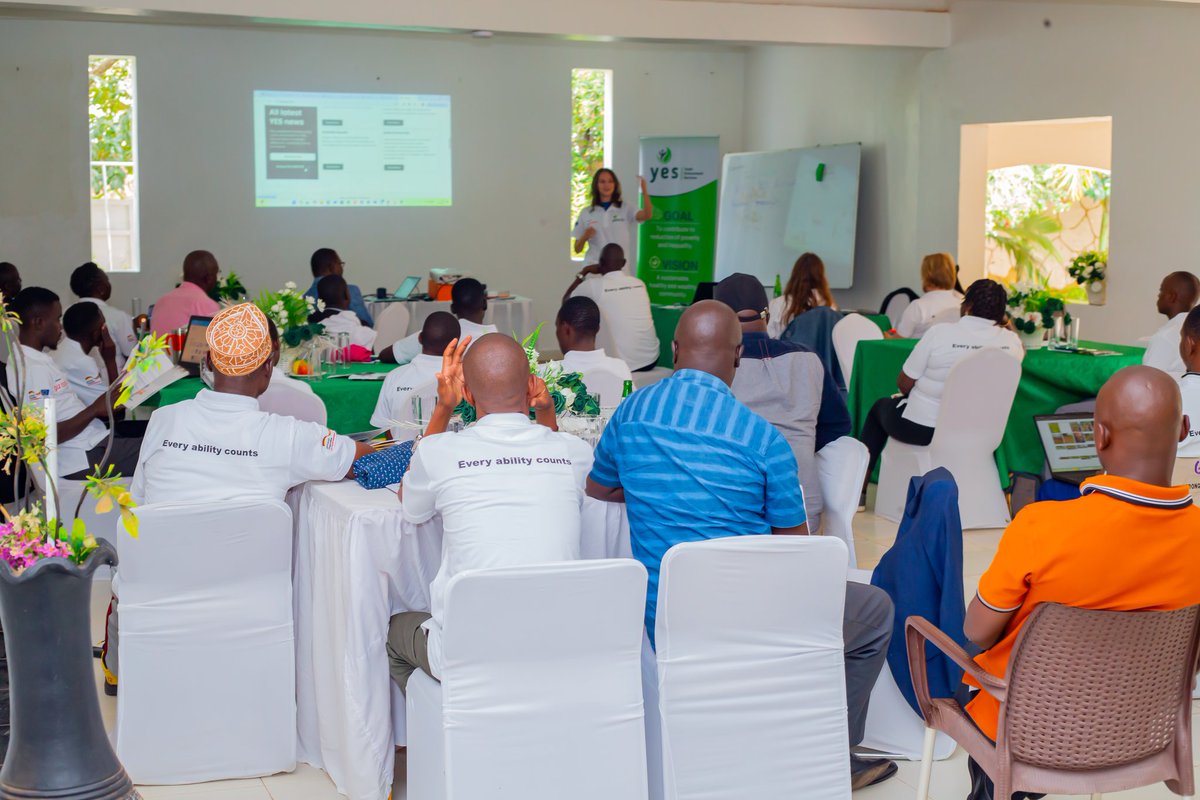 YesBusia tweet media