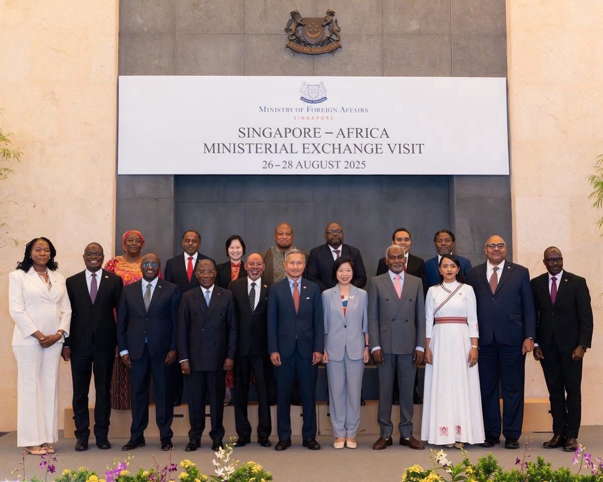 Rasata Rafaravavitafika PhD (@rafaravavitafi1) on Twitter photo 🇲🇬🤝🇸🇬 Au SAMEV 2025, Madagascar et Singapour réaffirment leur volonté de renforcer  leur coopération, pour l’investissement, l’innovation et le développement durable. 🌍 #SAMEV2025 #Madagascar #SADC 🇲🇬🤝🇸🇬 Au SAMEV 2025, Madagascar et Singapour réaffirment leur volonté de renforcer  leur coopération, pour l’investissement, l’innovation et le développement durable. 🌍 #SAMEV2025 #Madagascar #SADC