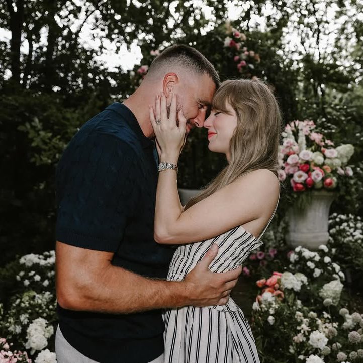 taylorliked's tweet photo. IT’S A LOVE STORY BABY JUST SAY YES 💍✨ https://t.co/Fe990fldcP