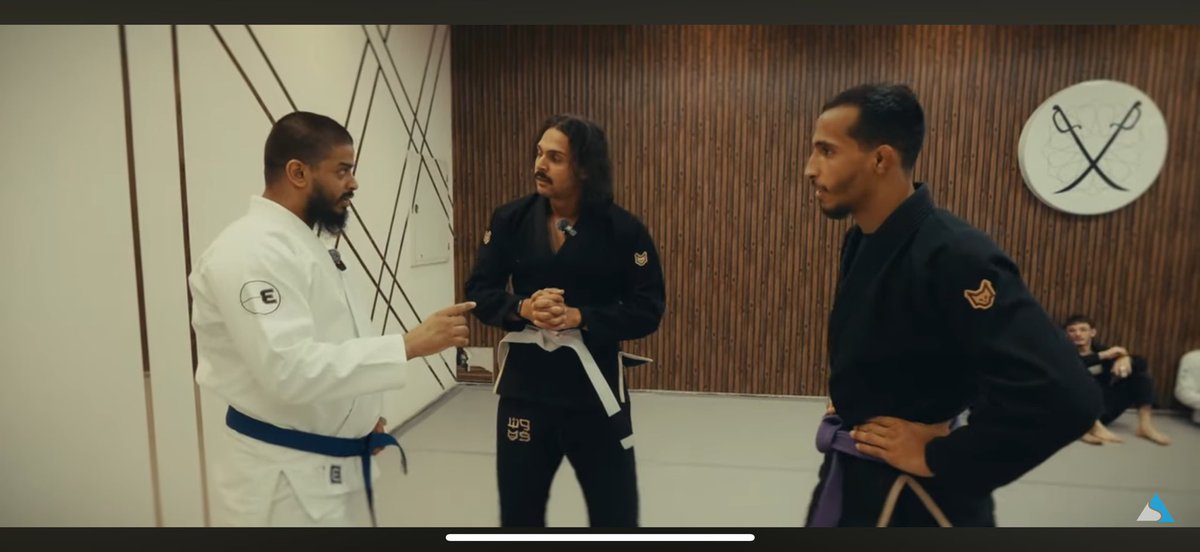 من اكثر المقاطع الي انبسطت فيها شكرا احمد شو لنشر ثقافه رياضه الجوجيستو🥋❤️

youtu.be/xLUhirR2WwI?si…