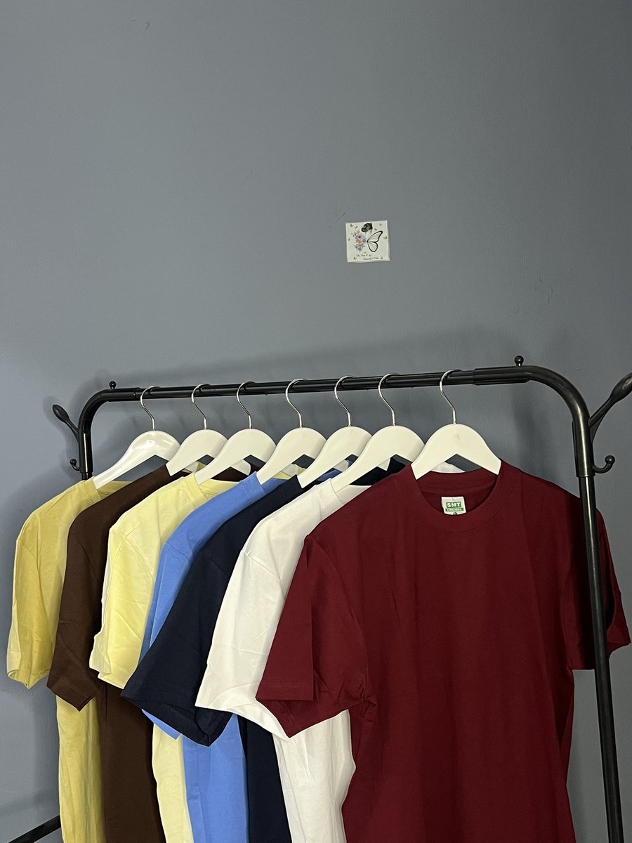 Lekzy_r's tweet image. You can get this from me for just 5k, in any color and size you want🫶🏾