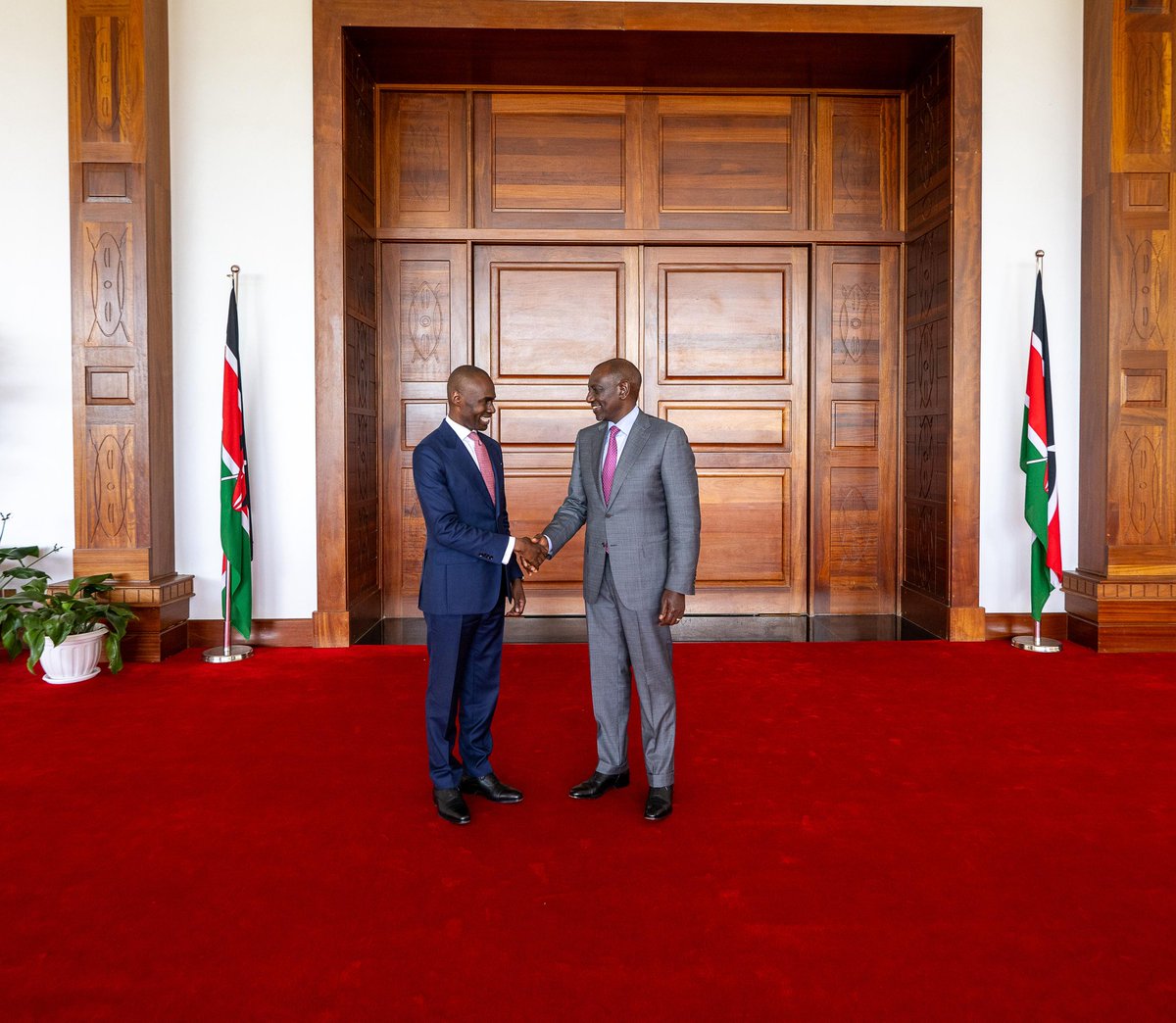 This afternoon, His Excellency President Dr  William Samoei Ruto graciously welcomed me for a courtesy call. As i had a chat with the President in his office,  the words of Steven Spielberg inspired the moment  "the delicate balance of mentoring someone is not creating them in
