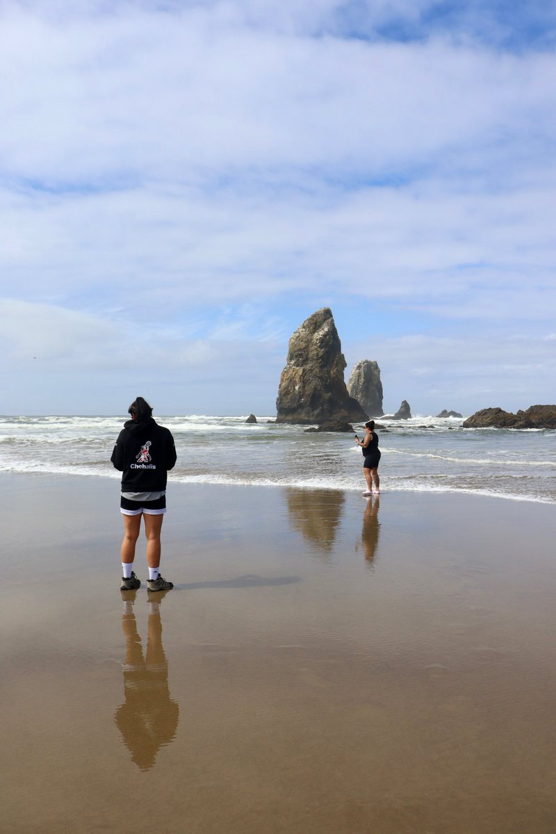 BridoubleT's tweet photo. Back to work tomorrow, but summer was good. Vegas, Oregon coast, Morgan Wallen, Mt Cheam, baseball grand slams, weekly hikes etc https://t.co/zGDjjSsxl3