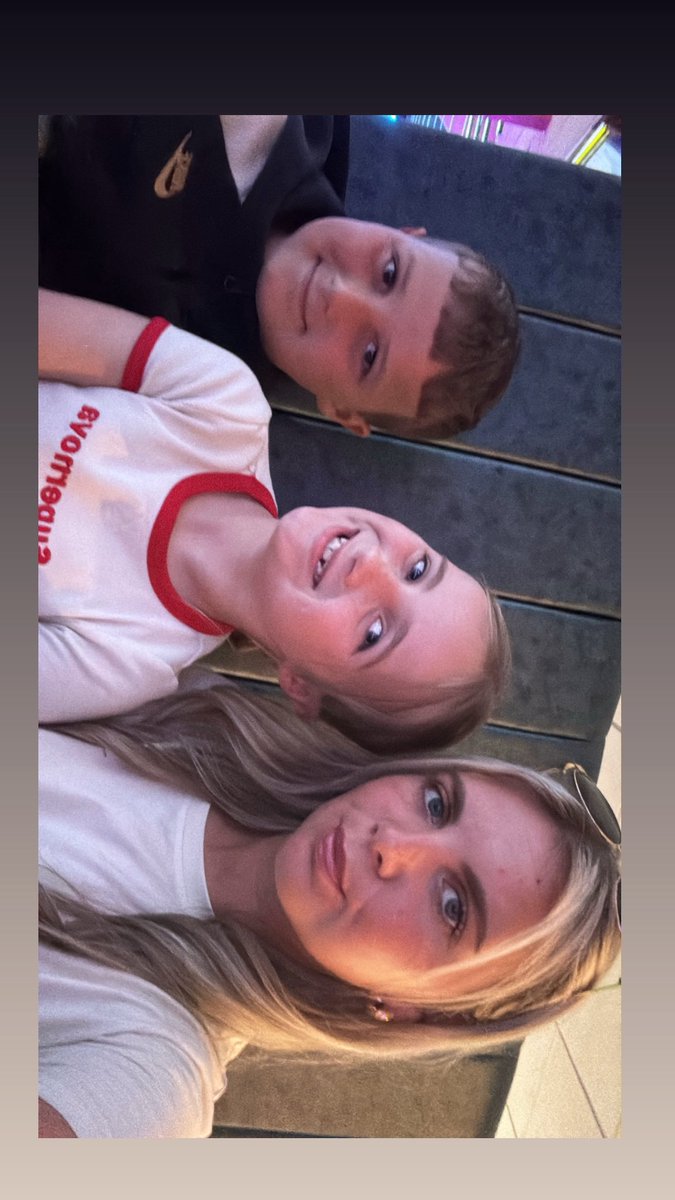 can’t wait to go on a  mini break with lil besties next week🫶🏼