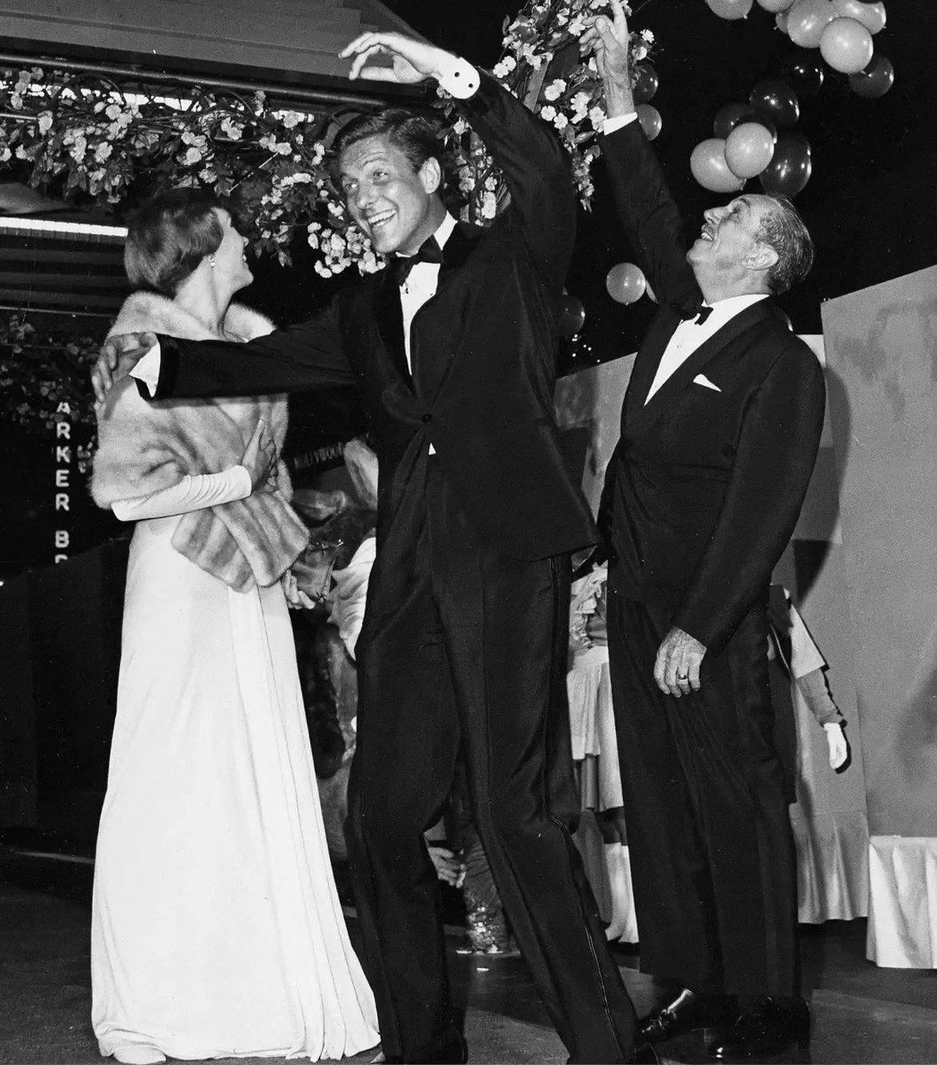 julie andrews, dick van dyke and walt disney at the ‘mary poppins’ premiere, 1964
