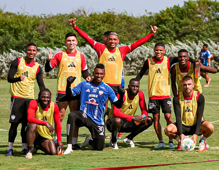 En este link desde las 6:30PM. Se puede ver el partido entre <a href="/JuniorClubSA/">Junior FC</a> vs <a href="/AtleticoFCSA/">Atlético Fútbol Club</a> por Copa

🎬#YoVeoElBordillo🖥
#NuevaTemporadaEB
#ElBordilloSeTransformó

🔗⬇️

youtube.com/live/NgFoT9hVr…