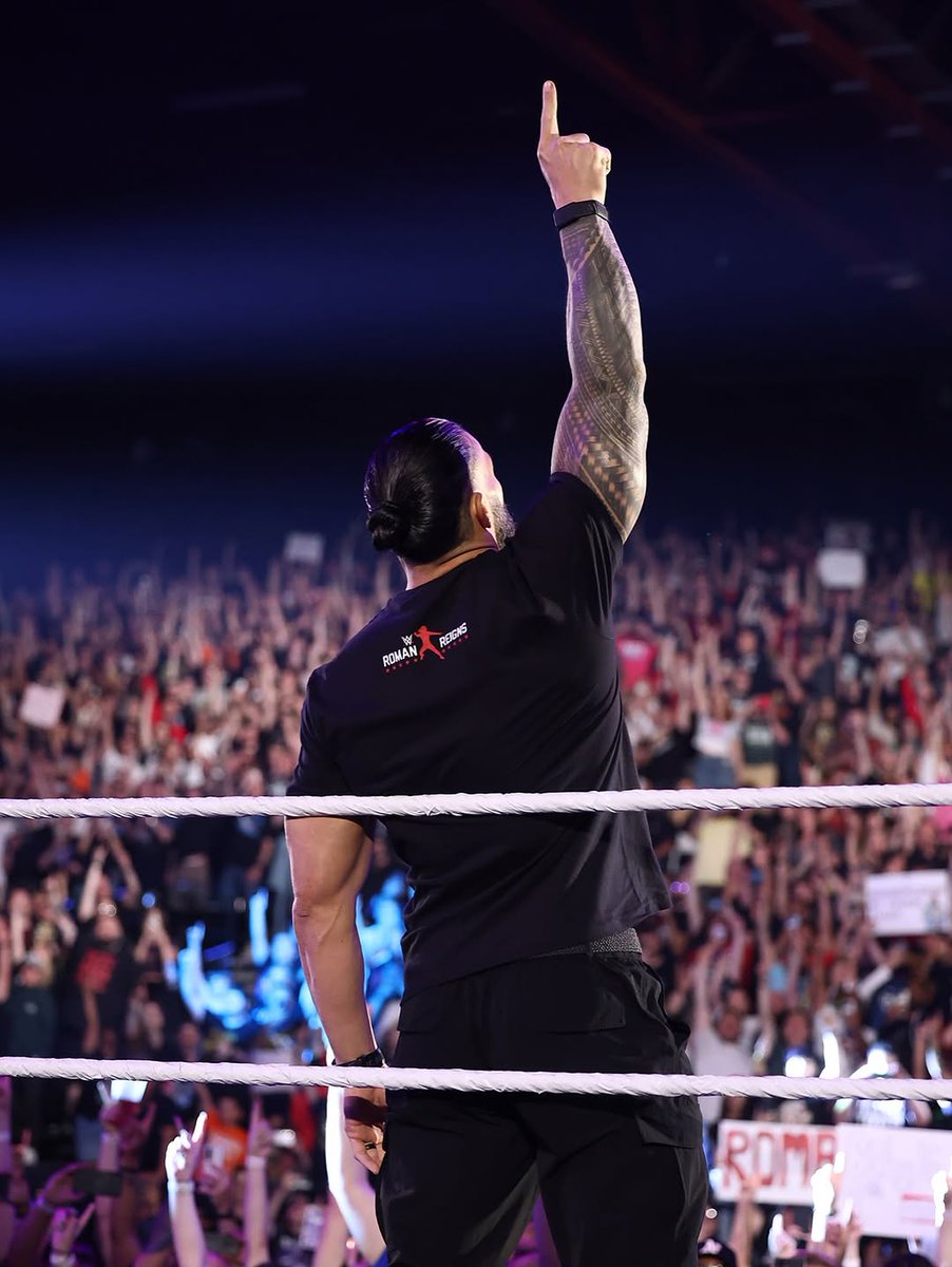 TheRREmpire_'s tweet image. Digitals of @WWERomanReigns on #Raw 🔥#raw #SmackDown  #summerslam #wwe #TribalChief