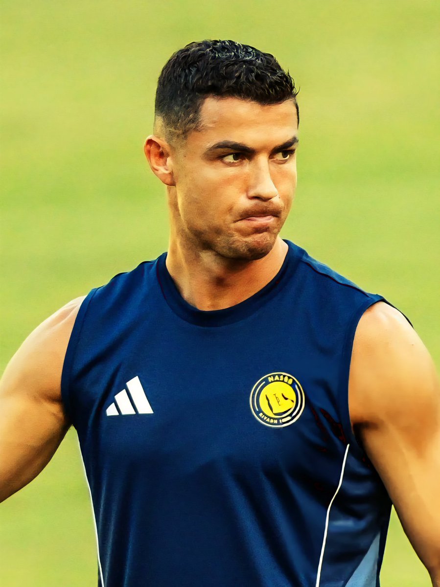 خالد الشاعري🇸🇦 (@alshaeeri099) on Twitter photo <a href="/AlNassrFC/">نادي النصر السعودي</a> 
<a href="/Cristiano/">Cristiano Ronaldo</a> 
All my trust in you, my legend <a href="/AlNassrFC/">نادي النصر السعودي</a> 
<a href="/Cristiano/">Cristiano Ronaldo</a> 
All my trust in you, my legend