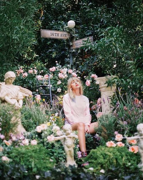 kush07_'s tweet photo. @taylornation13 I’m not crying you are (I am too) https://t.co/D3GuKvTG54