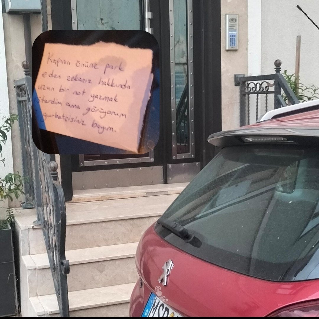 cnyt_yr's tweet photo. Apartman önüne park eden gurbetçinin arabasına bırakılan not:

"Kapının önüne park eden zekanız hakkında not yazmak isterdim ama görüyorum ki gurbetçisiniz."

Mesut Süre TAYLOR Zafer Partisi Zaniolo Haluk Ndombele Cerny #SYDVGreveGidiyor https://t.co/6ITp3DAe2h