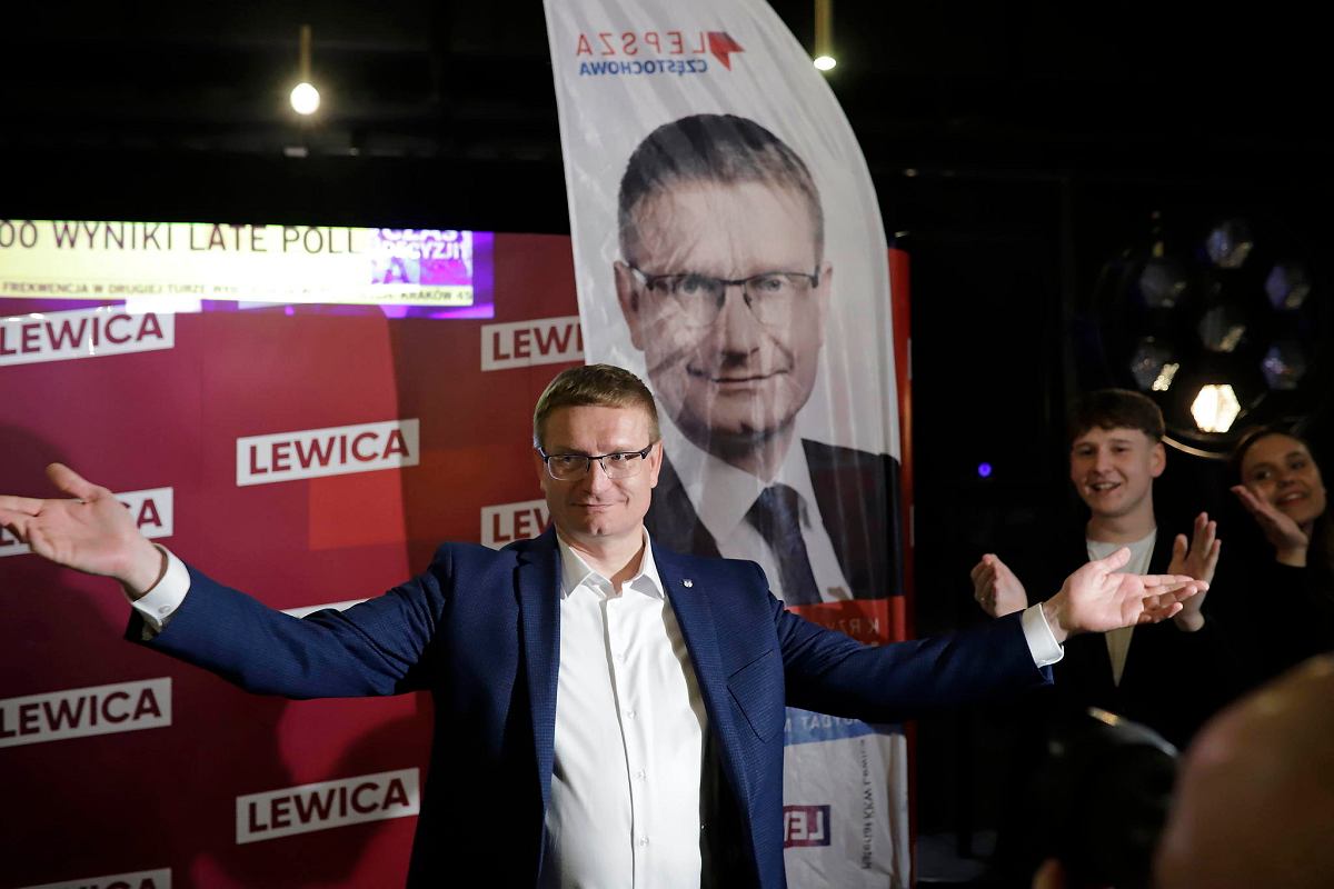 Szymon Szymański 🇵🇱✝️ (@plnadewszystko) on Twitter photo 🚨 ODWOŁUJEMY PREZYDENTA LEWAKA W CZĘSTOCHOWIE! 🚨
Dość lewackich rządów! Czas na realną zmianę w naszym mieście! 💪
<a href="/KONFEDERACJA_/">Konfederacja</a> <a href="/Nowa_Nadzieja_/">Nowa Nadzieja</a> startuje z akcją zbierania podpisów za odwołaniem prezydenta. 📝
📅 30 sierpnia (sobota)
🕖 11:00
📍 Na Kwadratach
Dołącz do 🚨 ODWOŁUJEMY PREZYDENTA LEWAKA W CZĘSTOCHOWIE! 🚨
Dość lewackich rządów! Czas na realną zmianę w naszym mieście! 💪
<a href="/KONFEDERACJA_/">Konfederacja</a> <a href="/Nowa_Nadzieja_/">Nowa Nadzieja</a> startuje z akcją zbierania podpisów za odwołaniem prezydenta. 📝
📅 30 sierpnia (sobota)
🕖 11:00
📍 Na Kwadratach
Dołącz do