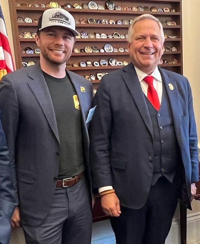 Truck Parking Club 🚚 🅿️♣️ tweet media