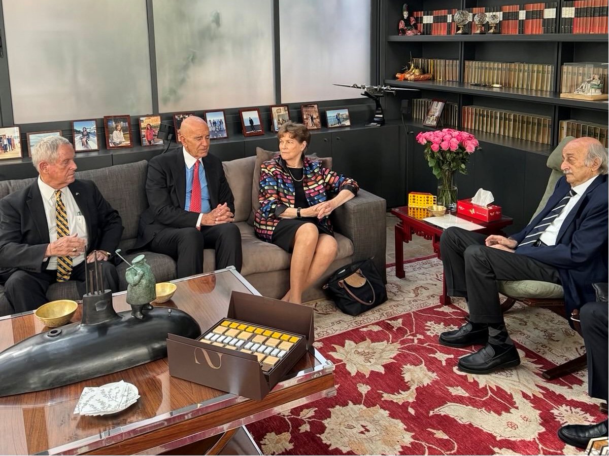 Senate Foreign Relations Committee (@sfrcdems) on Twitter photo Ranking Member <a href="/SenatorShaheen/">Sen. Jeanne Shaheen</a> sat down with prominent Druze leader @WalidJoumblatt today in #Lebanon with <a href="/RepJoeWilson/">Joe Wilson</a> and @USAmbTurkiye.
They discussed 🇱🇧 Lebanon’s economic reforms, the bipartisan delegation’s recent travel to Syria and decommissioning Hezbollah’s arms. Ranking Member <a href="/SenatorShaheen/">Sen. Jeanne Shaheen</a> sat down with prominent Druze leader @WalidJoumblatt today in #Lebanon with <a href="/RepJoeWilson/">Joe Wilson</a> and @USAmbTurkiye.
They discussed 🇱🇧 Lebanon’s economic reforms, the bipartisan delegation’s recent travel to Syria and decommissioning Hezbollah’s arms.