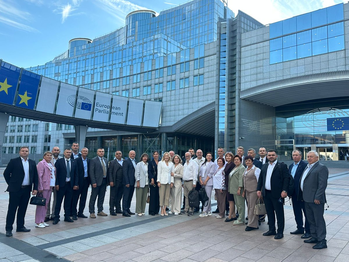 27 mayors from Moldova visited Brussels. Over several days, they learned how European institutions work. At the end of the visit, they shared their impressions with Marta Kos and Gert Jan Koopman.