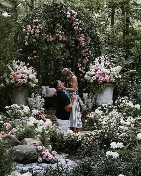OfficialPLT's tweet image. Its a forever thing 🤍💍Congratulations to Taylor Swift and Travis Kelce 🥹