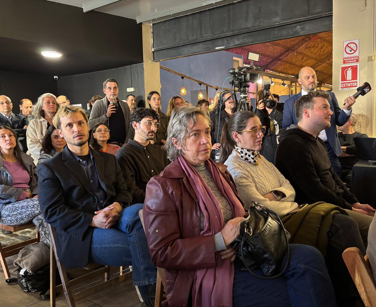 MIEM_Uruguay's tweet photo. El @midesuy y el MIEM presentamos el proceso hacia la construcción de la Estrategia Nacional PROVAS (Productos con Valor Social).

Un encuentro para proyectar la marca al futuro y promover la integración laboral, social, educativa y comunitaria de nuestro país. https://t.co/FrFL90Meft