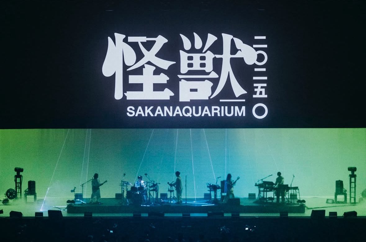 takehiro_goto's tweet image. 怪獣ツアー、明日が最終日ですね。
初日の今日は反省点もあったので、改善しつつ最終日、頑張ります。
改めてこのサカナクションの現場は、各分野の最高峰の仕事をする方がいるので毎度身が震えます。
ただそれに負けず、写真を任された身として良い写真を残したいなと思います。
明日もまた。