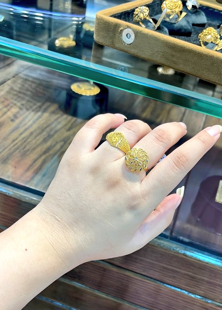 SaimaDurrani5's tweet image. Which one is good ?