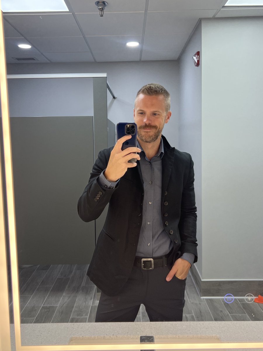 JTaco_Tech2's tweet image. Corporate HQ for the week. Had to dress the part