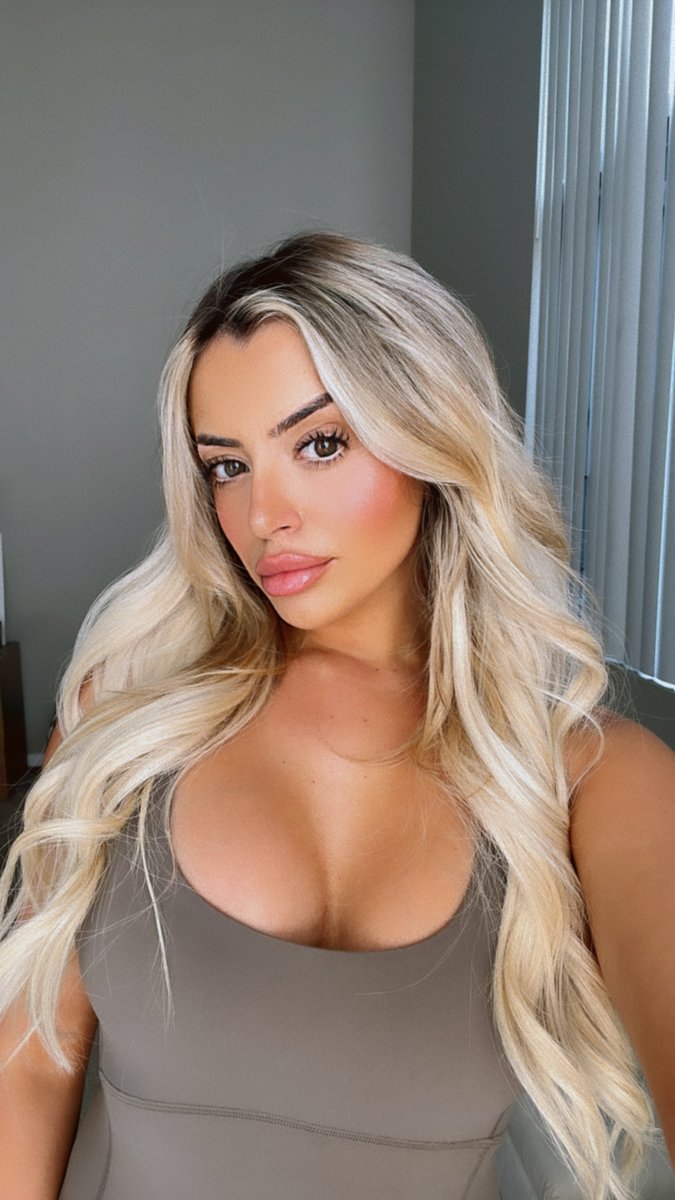 what would u say if i actually texted u first? 💌😶