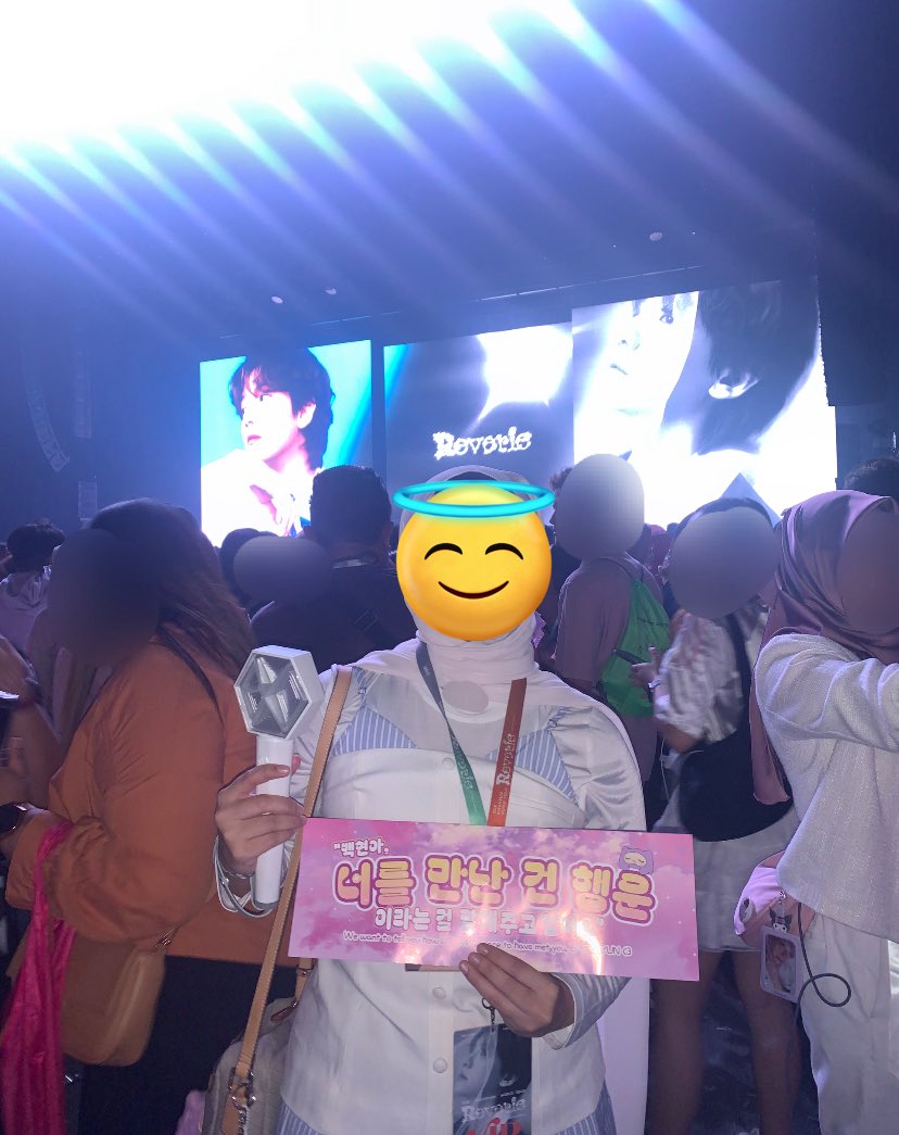 ninimulz's tweet image. special thanks to @aishahkim_07 for securing my vip ticket for kyoong in kl (and previously for kai) ❤️ it was definitely a night to remember and i can’t stop thinking of it until today 😭😭 see you again soon kyoongie ❤️❤️❤️

#BAEKHYUNinKL #BAEKHYUNinMY #ReverieinKL