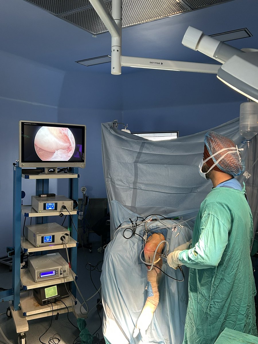 DrDardi's tweet photo. Arthroscopic repair ACL https://t.co/pzUD3xiByI