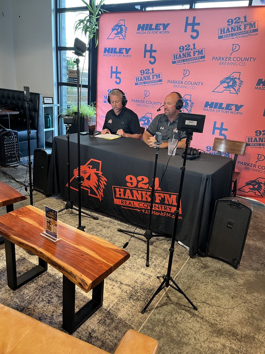 AledoHFC's tweet image. First @921hankfm Aledo Coaches Show of the Season ✅ 

Great job to guests Chase Wilburn, Kaydon Filey &amp;amp; head coach Robby Jones!

Special thanks to Parker County Brewing Co.,  H5 Sports Barn and Hiley Mazdah for supporting the Bearcats! 

#bearcatfootball #ptt #unfinishedbusiness
