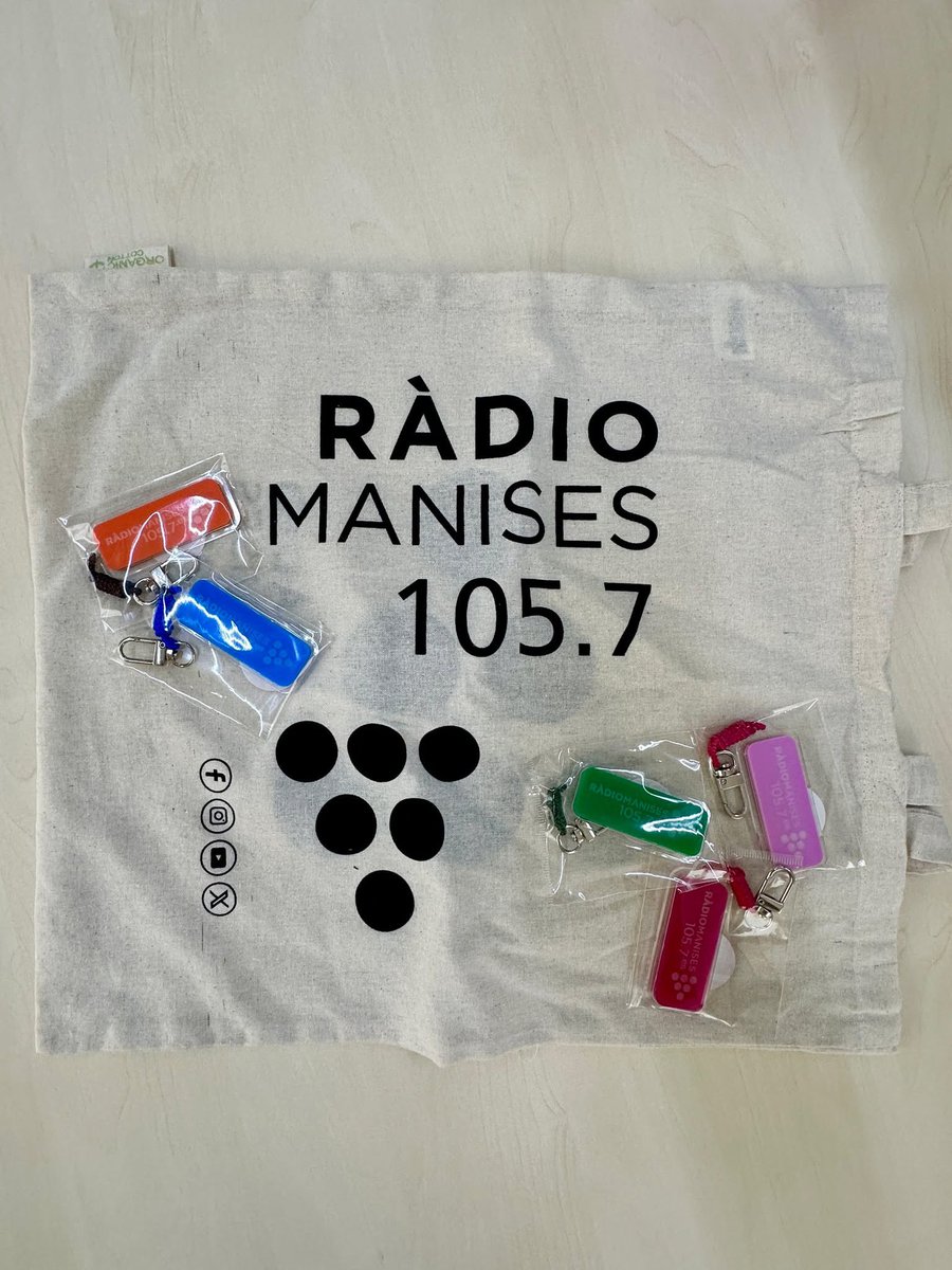 radiomanises's tweet image. Nuestros colaboradores ya lo tienen, te gustaría disfrutarlos tú también?

#SORTEO 3 Packs #Bolsa + #Llavero + #Bolígrafo corporativos. 

🤩 Participa y ¡Consigue un pack con nuestro merchandising corporativo. #sorteofacebook #sorteoig

📅Válido hasta el 26/Sept/2025