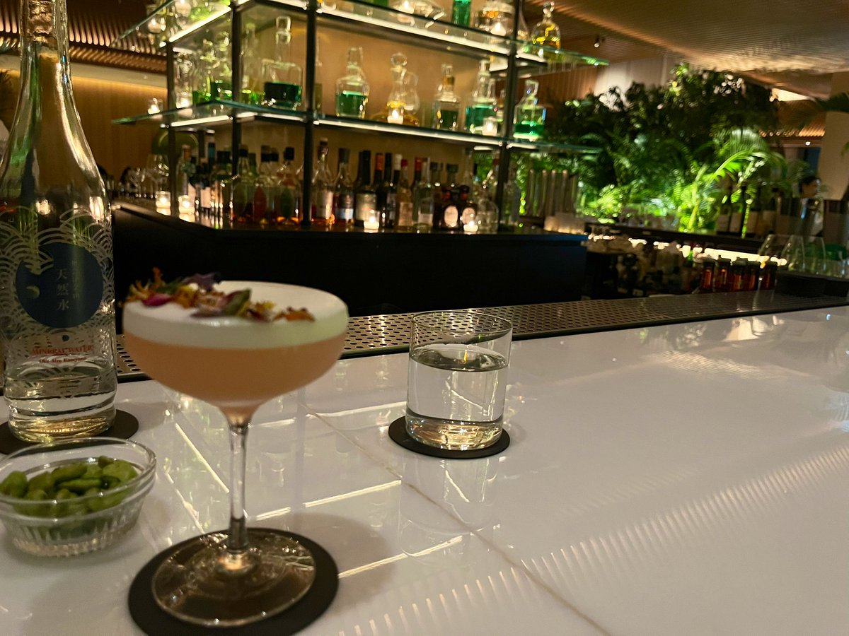 chihi29's tweet image. 美味しいお酒と空間に癒された…
ここに住みたいとまで思った🥹

#東京エディション虎ノ門 
#LobbyBar