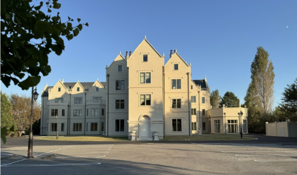 Buildingtalk (@buildingtalk) on Twitter photo Haddonstone’s USA customers love traditional English architecture (<a href="/Haddonstone/">Haddonstone</a>)
➡️ buildingtalk.com/haddonstones-u… Haddonstone’s USA customers love traditional English architecture (<a href="/Haddonstone/">Haddonstone</a>)
➡️ buildingtalk.com/haddonstones-u…