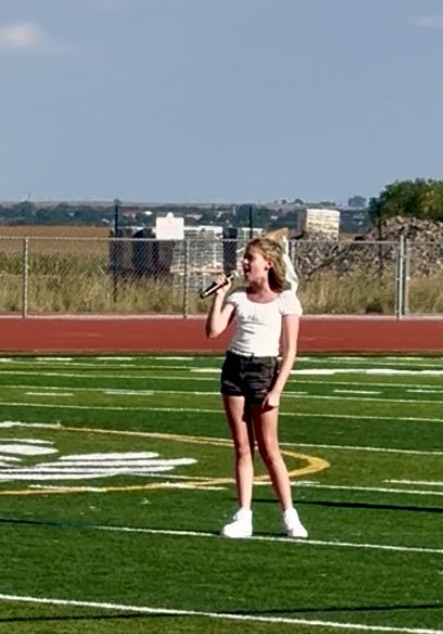 MeadBulldogs's tweet image. Congratulations to our Pops Choir members that sang the National Anthem over the weekend at a football tournament. What a great way to share the talents of Mead Middle School with the community. #stvrainstorm @SVVSDBissonette #stvrainproud