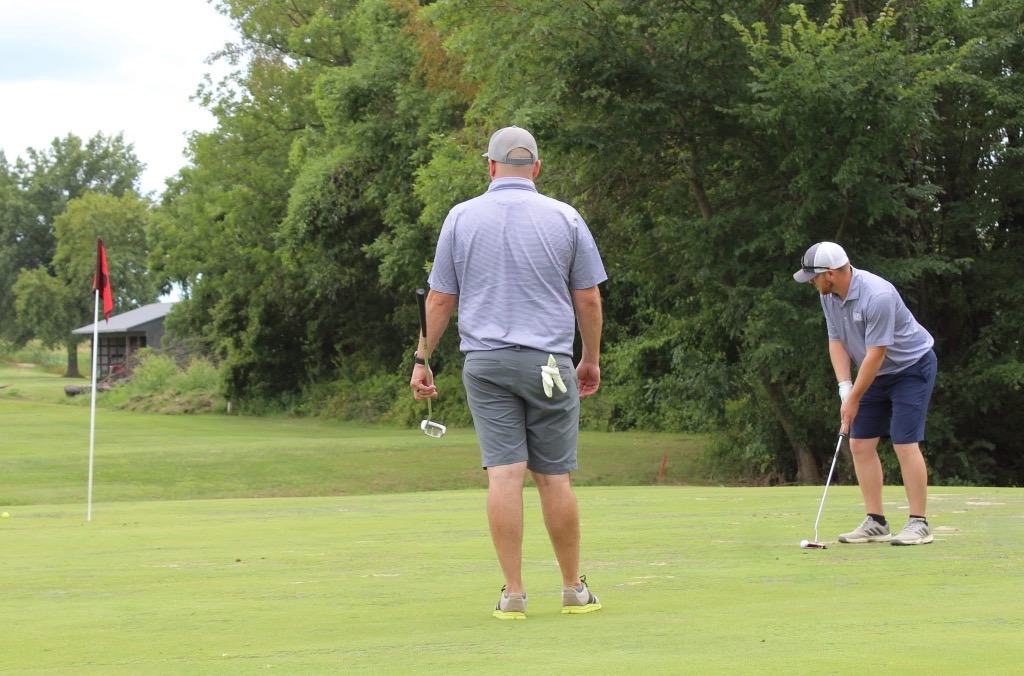 VSEngineering's tweet image. Dugan, Tucker, Andy, and Alex played in the annual Vincennes University Surveying Alumni Golf Outing at Country Oaks in Montgomery, IN. A perfect day to support the surveying program—and an even better one when our team brought home 1st place! ⛳️🥇 #Vsengineering #GolfOuting