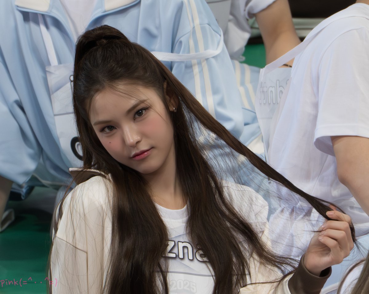 mymaistp's tweet photo. 25.08.25

아이돌스타 선수권대회

마이 최고!!!
이즈나 최고!!!
나야 최고 !!!

#izna #이즈나 #MAI #마이 #マイ好き https://t.co/tiXUEXBC8r