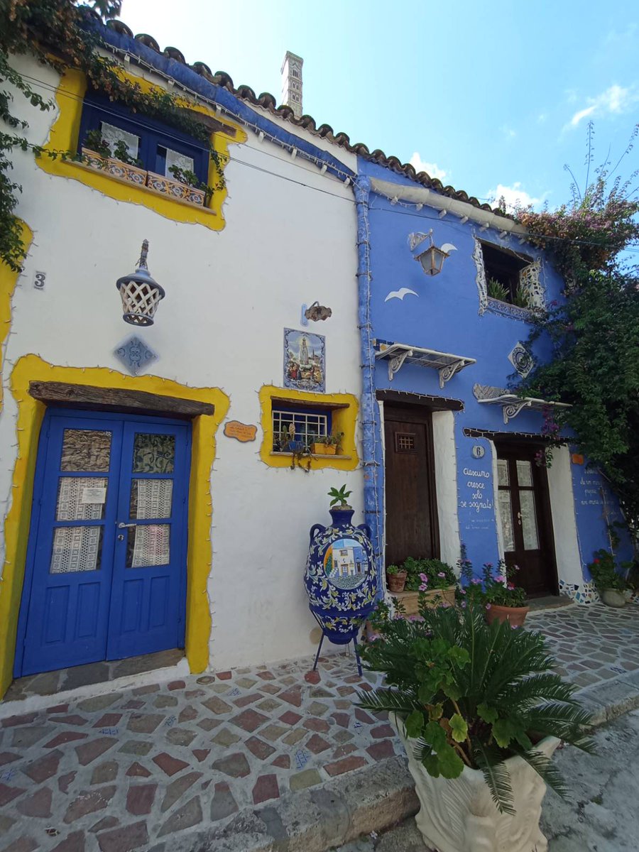 roman_hornak111's tweet photo. I love wandering around Sicily❤️. I discovered this gem in the picturesque village of Borgo Parrini🥰. Like a fairy tale, right? What do you think?🫶
#sicilianvibes #sicily #iloveitaly #island #fun #siciliabedda #visitsicily #sicilydreaming #sicilyparadise #lovesicily #sicilylover