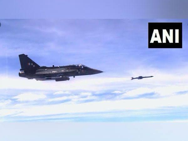 ani_digital's tweet photo. India likely to sign USD one billion fighter jet engine deal with American firm GE by September
Read @ANI Story | https://t.co/uhWcKTcp4M
#India #FighterJetEngine #AmericanFirm https://t.co/2dFQYitvey