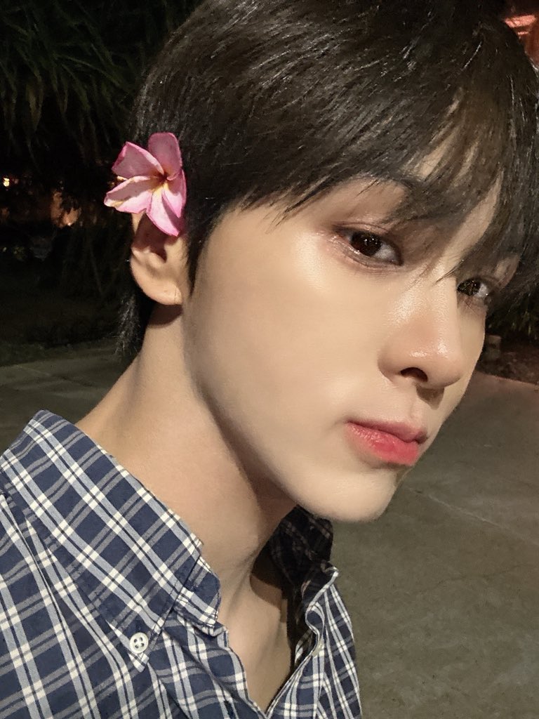 [#유준]

🐶🌸🌸

#BAE173 #비에이이173
#YOOJUN