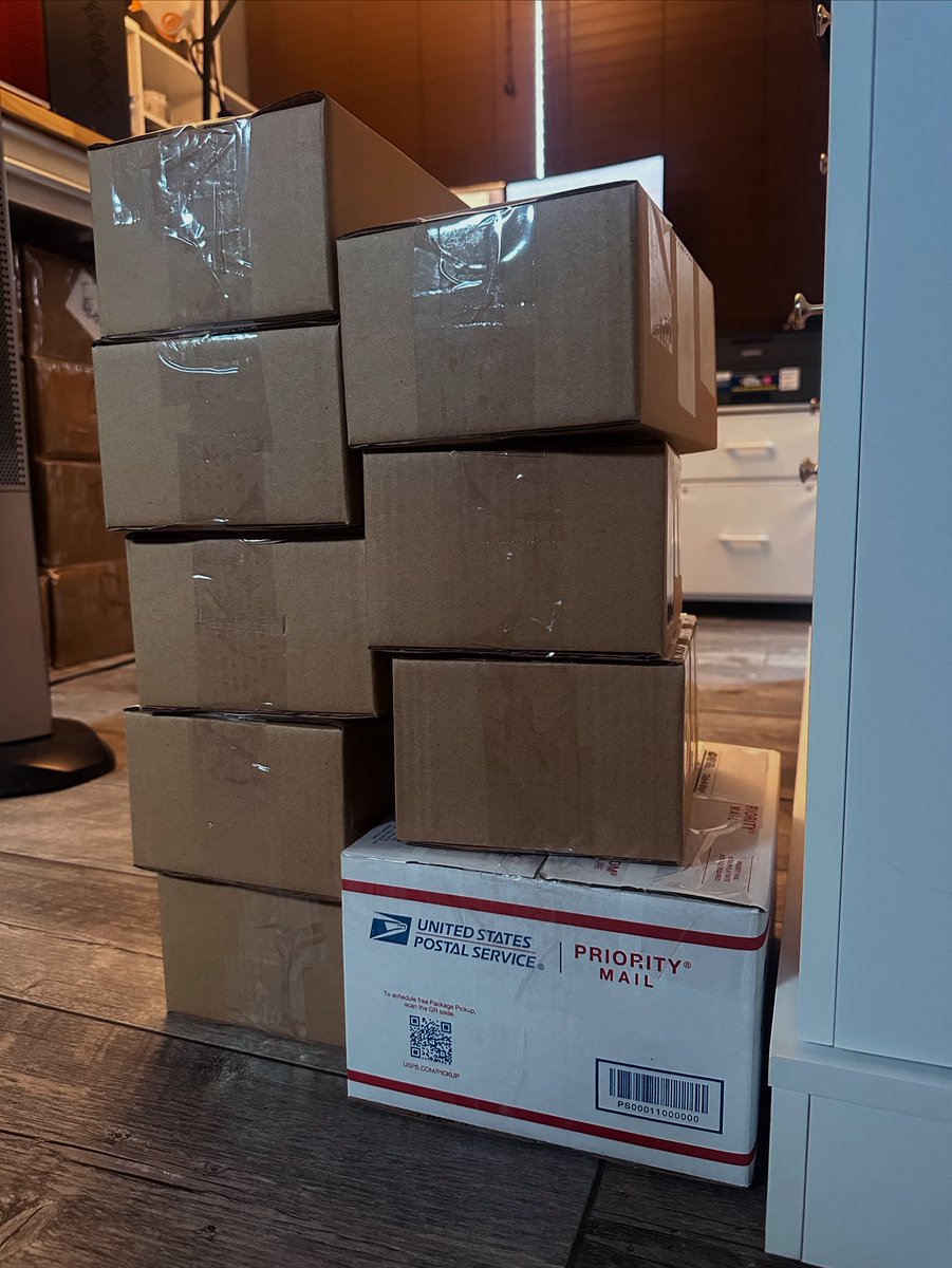 FiniteByDesign's tweet image. All pre orders have been shipped! Every package we ship is more than a coin—it’s a piece of history in the making. Thank you for helping us turn cryptocurrency into a legacy you can hold. 💛 #FiniteByDesign #Bitcoin #CryptoCollectibles #LegacyInTheMaking #Gold #Silver…