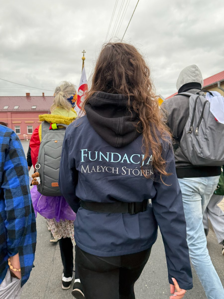 33. Myśliborska Piesza Pielgrzymka ze Szczecina za nami ❗️ 👣
Szczególne miejsce, szczególna intencja - pątnicy w trakcie pielgrzymkowego szlaku, modlili się w intencjach szeroko pojętej obrony życia człowieka ❤️ a my mieliśmy tam swój skromny udział 😉 Podczas drogi nasi