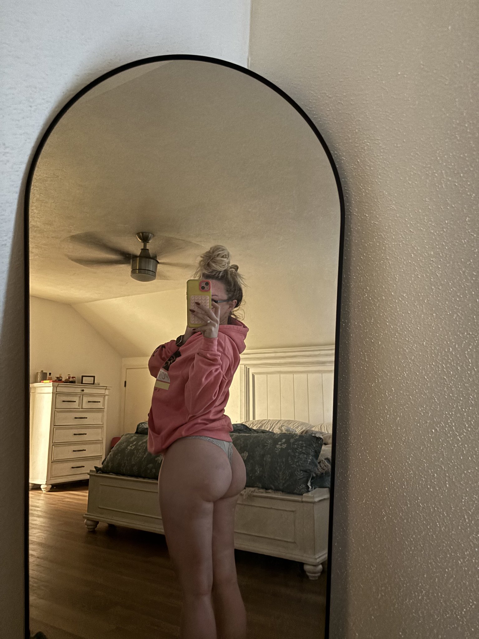 I look homeless but my booty is so round https://t.co/3j8hXRVO85