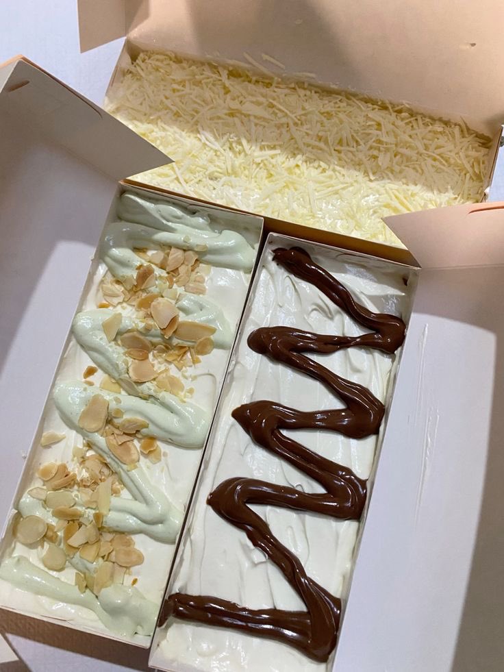 duskcent's tweet image. 🍽️ [ 𝗗𝗲𝗹𝗶𝘃𝗲𝗿𝘆 𝗦𝘁𝗮𝘁𝘂𝘀 ]

𝘠𝘰𝘶𝘳 𝘧𝘰𝘰𝘥 𝘩𝘢𝘴 𝘢𝘳𝘳𝘪𝘷𝘦𝘥.

📍 𝘈𝘯𝘢𝘪𝘴’𝘴 𝘱𝘭𝘢𝘤𝘦.  

Note: Dikit dikit aja makannya, dek. Awas diabetttt. Dimasukin kulkas lebih enak. 

—Z