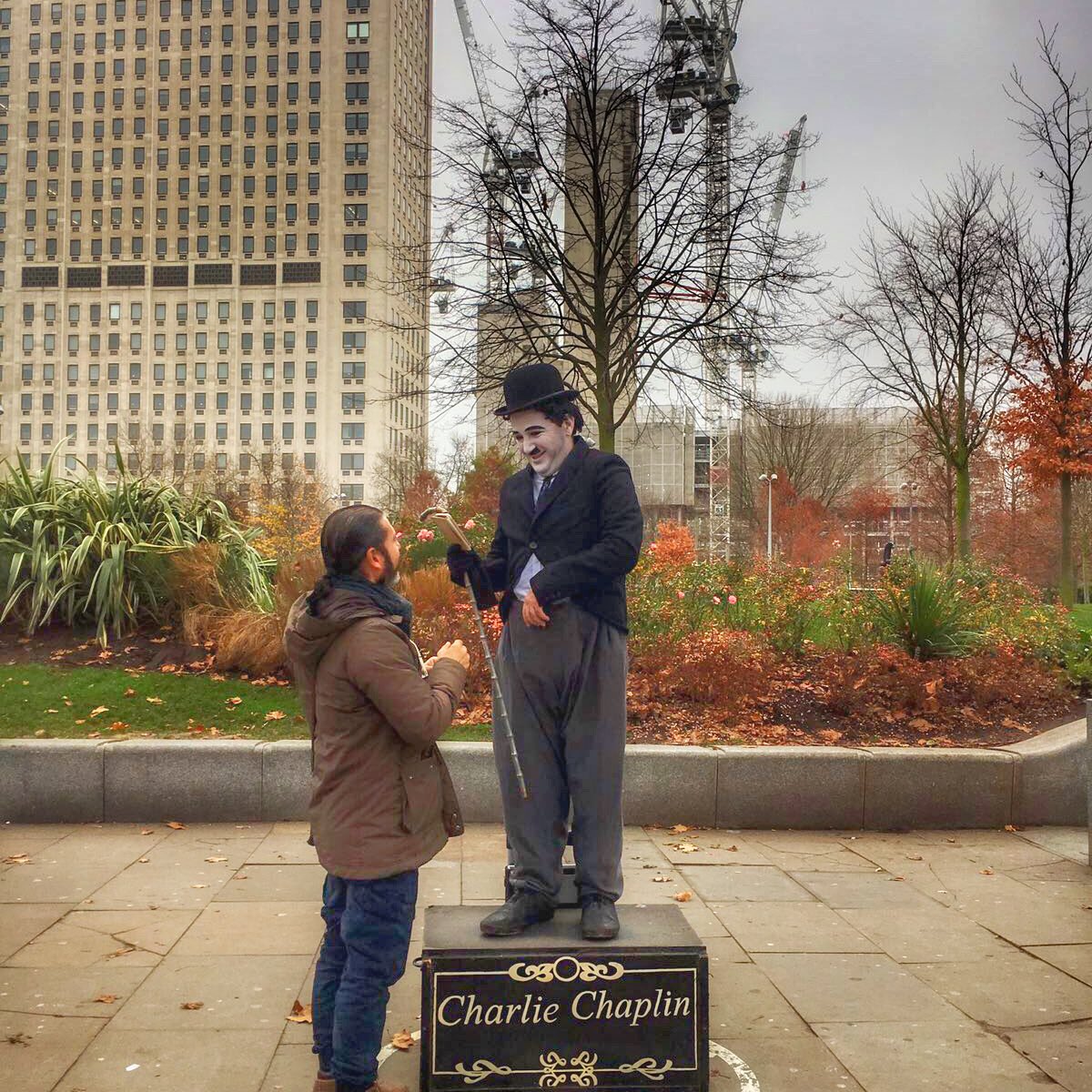 Quando sono in viaggio amo conoscere “certe” persone. Sanno cosa significa inseguire un sogno 
[Londra 2021]