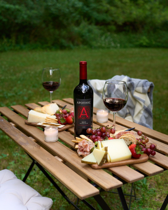 Cozy picnic vibes &amp; bold pours🍷
<a href="/ApothicWine/">Apothic Wine</a> hits different under the stars🌌✨
#ApothicWine #EveningVibes #picnic #eveningpicnic
.
.
Must be 21+. Please drink responsibly.
