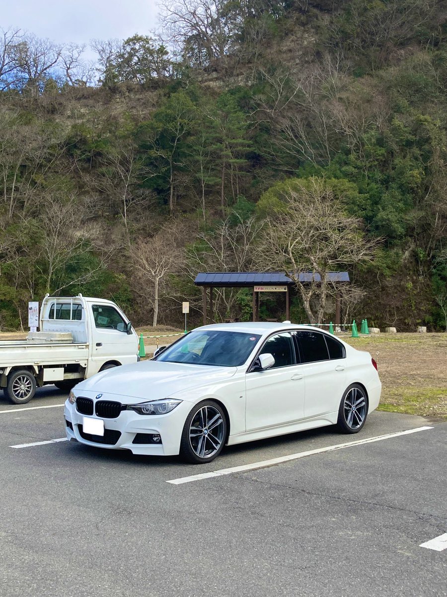 k_editionshadow's tweet photo. #とにかく3シリーズを貼ろう
運転しやすいし、どこにでも行けて、運転に疲れたら後部座席で寝られるのも最高。

来週は車検😇 https://t.co/85ruAb027X