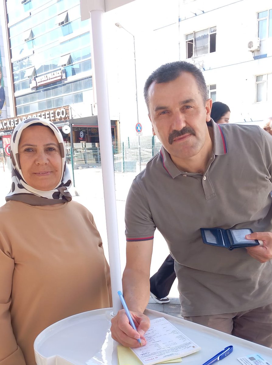 <a href="/NigarKoca0666/">NİGAR KOCA🇹🇷</a>
“Her zamanki gibi standımızı açtık. Vekilimiz Sn. Asuman Hanım’ın ziyareti bizlere büyük moral ve güç verdi. Üye çalışmalarımıza azimle devam ediyoruz.”
<a href="/AAsumanErdogan/">Asuman Erdoğan 🇹🇷</a> 
<a href="/tugbaisikercan/">Tuğba IŞIK ERCAN</a> 
<a href="/akgul_aysel/">Aysel Koçak Akgül</a> 
<a href="/akkadinankara/">AK Kadın Ankara</a>