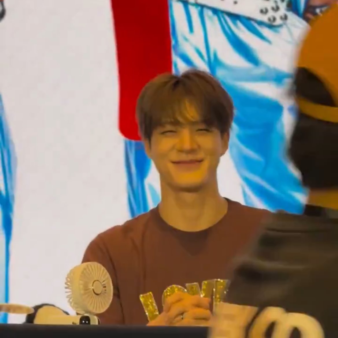 กุรักลุกมาก ไม่รุ้จะสันหาคำใดๆมาอธิบายบายว่ารักยังไงรักแค่ไหนจิงๆ เดกน่ารักจิตใจดียิ้มหวานไม่เปนพิษเปนภัยกับใครขอให้มีความรักดีๆกับแจมินนะลูก คนนั้นดุแลหนุได้แน่นอนแม่เชื่อใจ100%